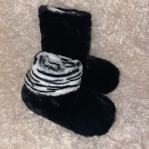 Slippers black and zebra print furry boot size 9 - 10 Large